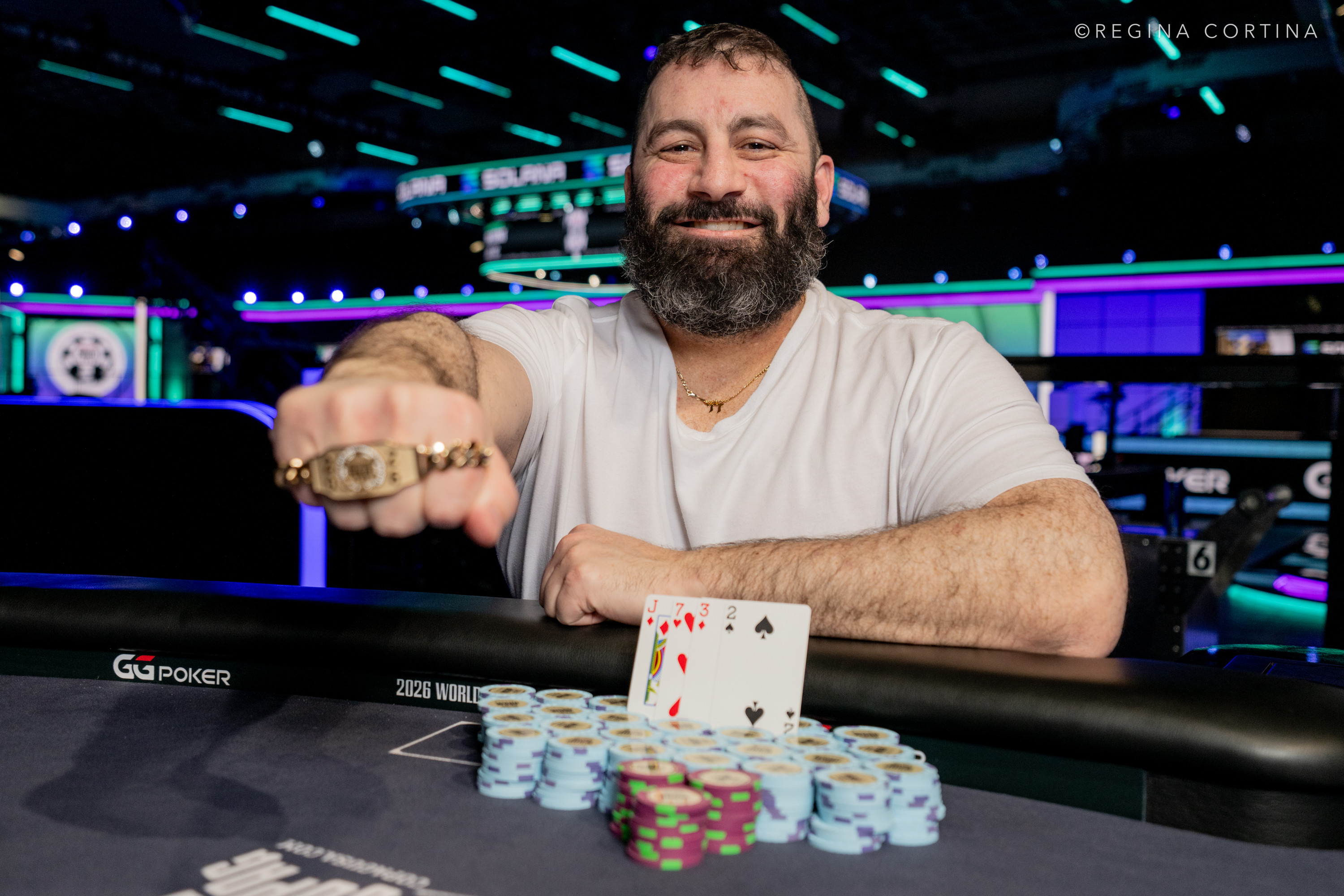 「双面牌桌」的疯狂：Justin Fawcett 如何在 WSOP 赢得唯一双底池锦标赛 - DG真人 - DG真人